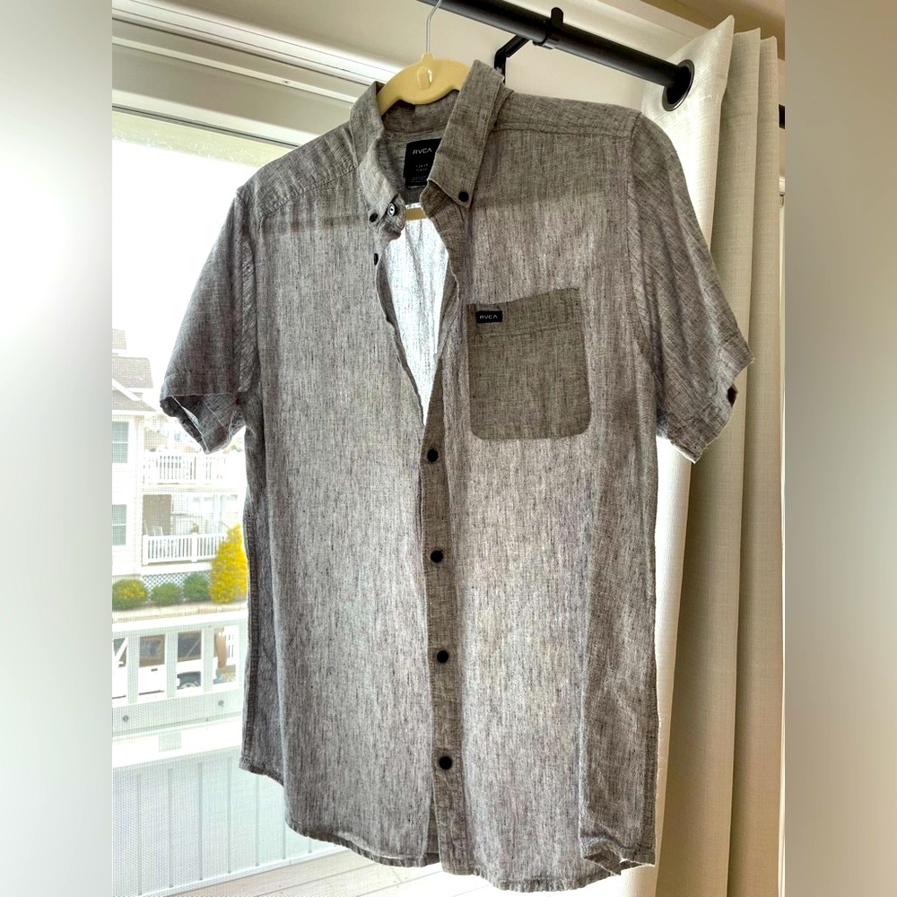 RVCA Short Sleeve button down shirt - men’s large